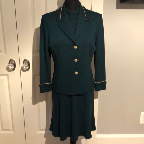 St. John Collection Dresses & Skirts - St. John Knit Dress & Jacket Size 10 Green with Gold Chain Trim